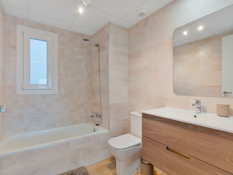 Apartamento de 3 habitaciones en Nueva Andalucia en venta con piscina - 565.000 € (Ref: 9574927)