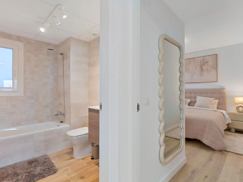 Apartamento de 3 habitaciones en Nueva Andalucia en venta con piscina - 565.000 € (Ref: 9574927)