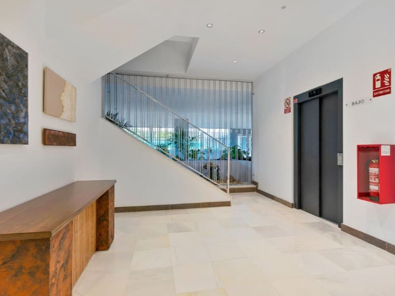 Apartamento de 3 habitaciones en Nueva Andalucia en venta con piscina - 565.000 € (Ref: 9574927)