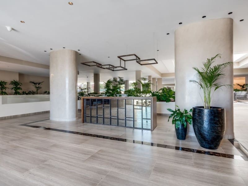 Apartamento de 3 habitaciones en Nueva Andalucia en venta con piscina - 565.000 € (Ref: 9574927)