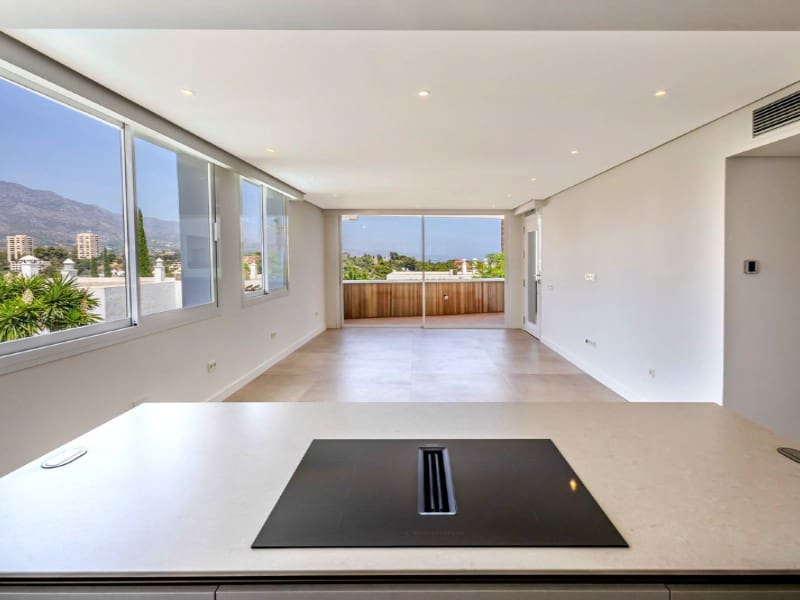 2 sovrum Lägenhet till salu i Nueva Andalucia med pool garage - 690 000 € (Ref: 9574928)