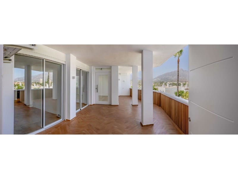 2 sovrum Lägenhet till salu i Nueva Andalucia med pool garage - 690 000 € (Ref: 9574928)