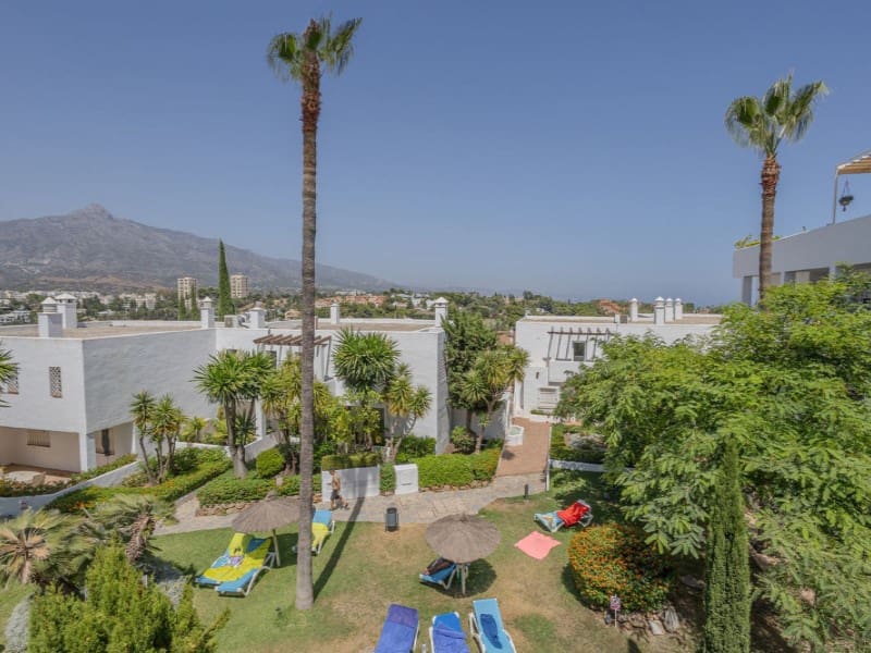 2 sovrum Lägenhet till salu i Nueva Andalucia med pool garage - 690 000 € (Ref: 9574928)