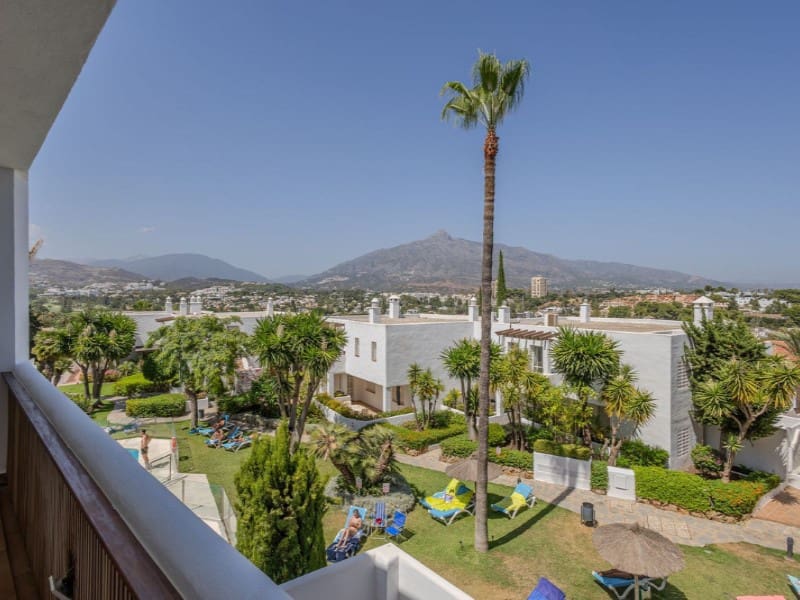 2 sovrum Lägenhet till salu i Nueva Andalucia med pool garage - 690 000 € (Ref: 9574928)