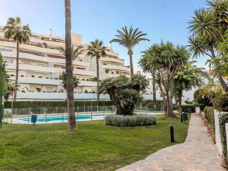 2 sovrum Lägenhet till salu i Nueva Andalucia med pool garage - 690 000 € (Ref: 9574928)
