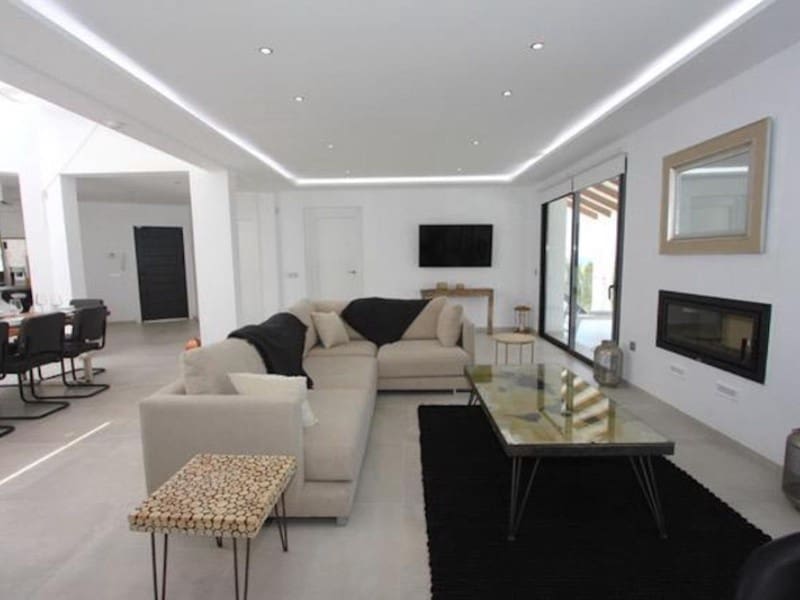 5 soveværelse Villa til salg i Costabella med swimmingpool garage - € 2.995.000 (Ref: 9574930)