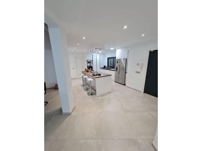 5 soveværelse Villa til salg i Costabella med swimmingpool garage - € 2.995.000 (Ref: 9574930)