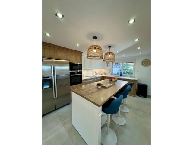 6 Zimmer Villa zu verkaufen in Atalaya-Isdabe, Estepona mit Pool - 1.555.500 € (Ref: 9574931)