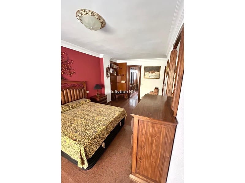 4 Zimmer Apartment zu verkaufen in Fuengirola mit Garage - 695.000 € (Ref: 9574935)