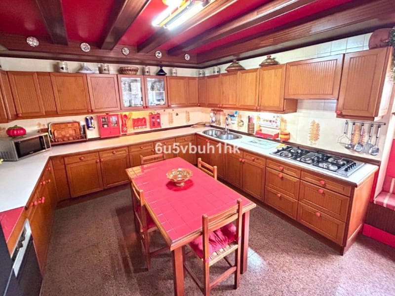 4 Zimmer Apartment zu verkaufen in Fuengirola mit Garage - 695.000 € (Ref: 9574935)