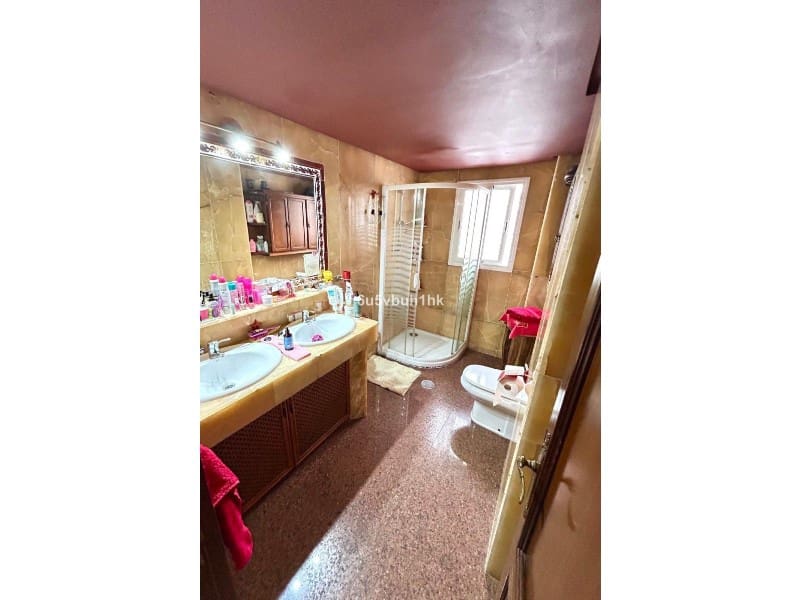 4 Zimmer Apartment zu verkaufen in Fuengirola mit Garage - 695.000 € (Ref: 9574935)