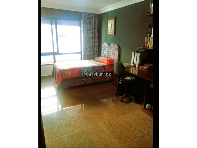 4 Zimmer Apartment zu verkaufen in Fuengirola mit Garage - 695.000 € (Ref: 9574935)