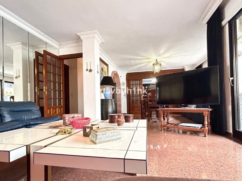 4 Zimmer Apartment zu verkaufen in Fuengirola mit Garage - 695.000 € (Ref: 9574935)