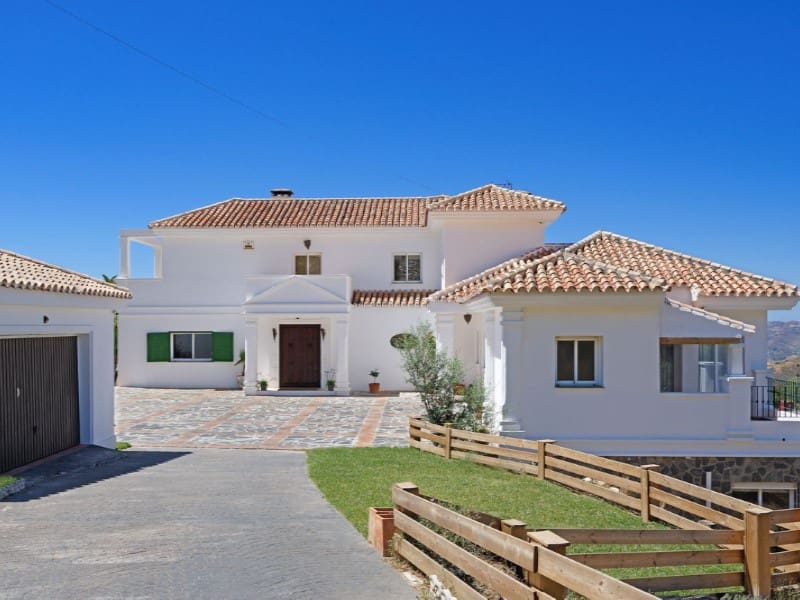 6 sovrum Villa till salu i Las Lagunas de Mijas med pool garage - 1 850 000 € (Ref: 9574936)