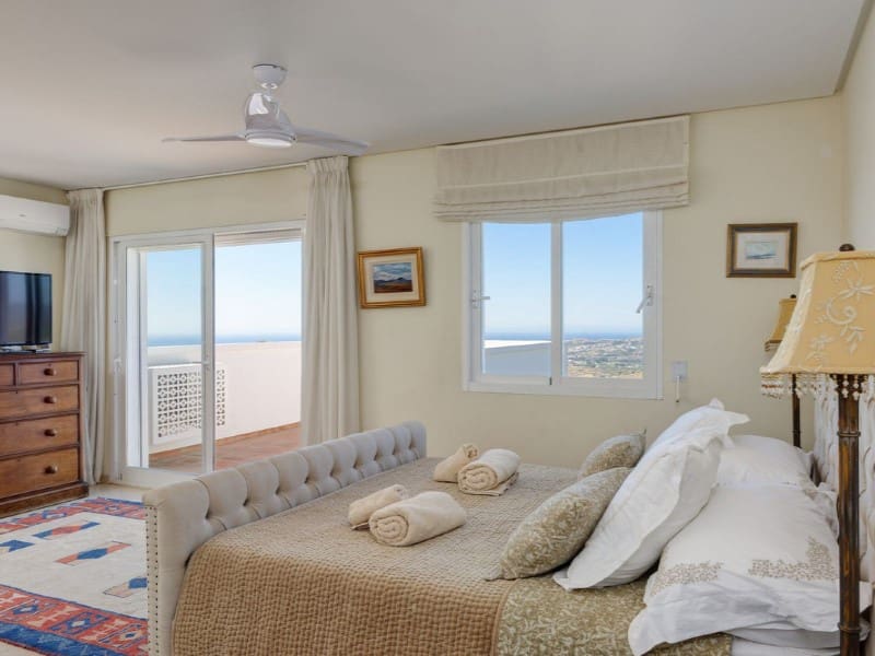 6 sovrum Villa till salu i Las Lagunas de Mijas med pool garage - 1 850 000 € (Ref: 9574936)