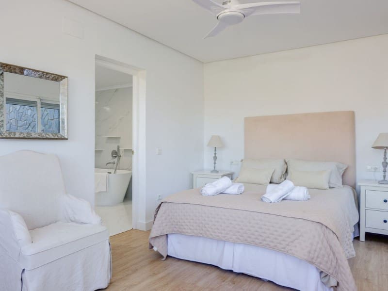 6 sovrum Villa till salu i Las Lagunas de Mijas med pool garage - 1 850 000 € (Ref: 9574936)