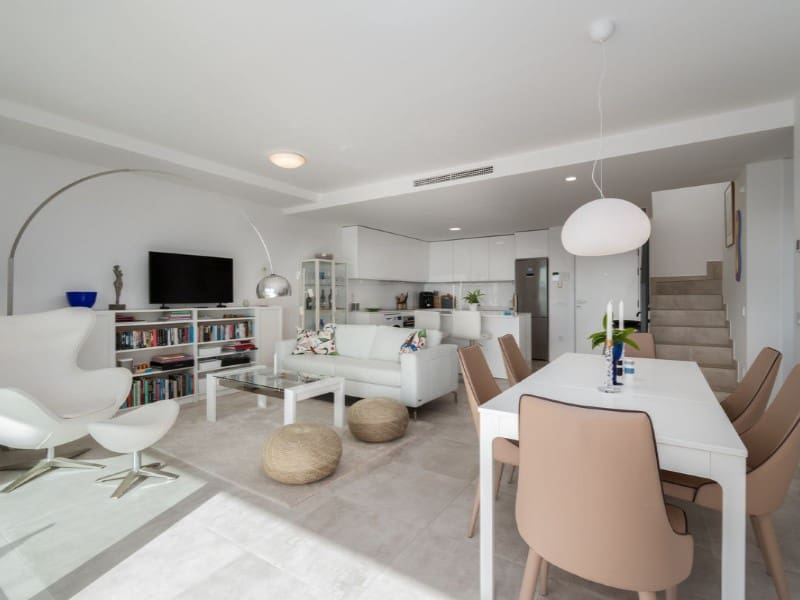 2 Zimmer Apartment zu verkaufen in Estepona mit Pool - 875.000 € (Ref: 9574941)