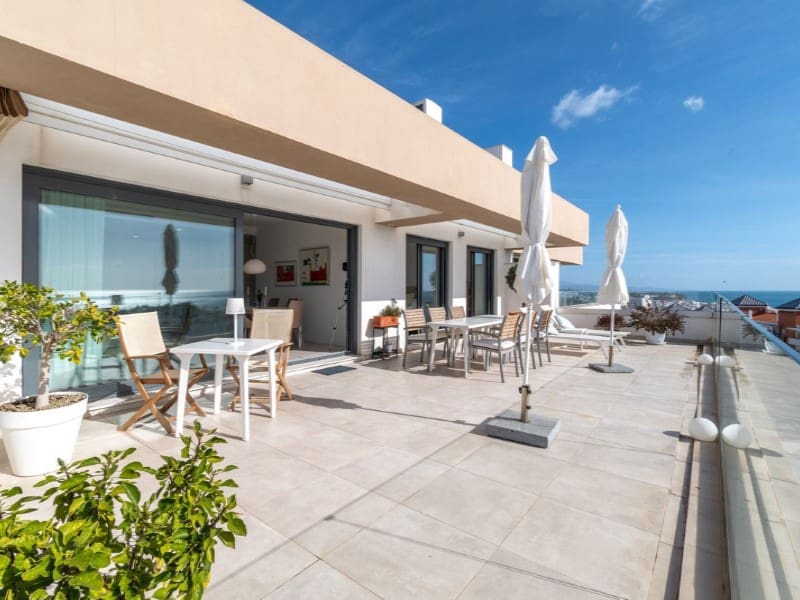 2 Zimmer Apartment zu verkaufen in Estepona mit Pool - 875.000 € (Ref: 9574941)