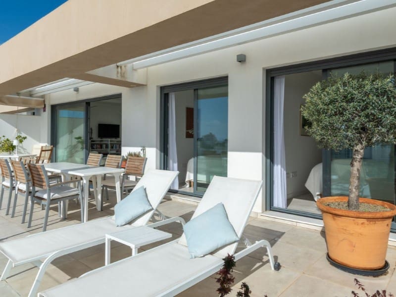 2 Zimmer Apartment zu verkaufen in Estepona mit Pool - 875.000 € (Ref: 9574941)