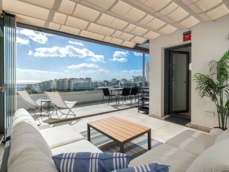 2 Zimmer Apartment zu verkaufen in Estepona mit Pool - 875.000 € (Ref: 9574941)