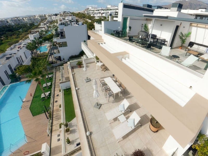 2 Zimmer Apartment zu verkaufen in Estepona mit Pool - 875.000 € (Ref: 9574941)