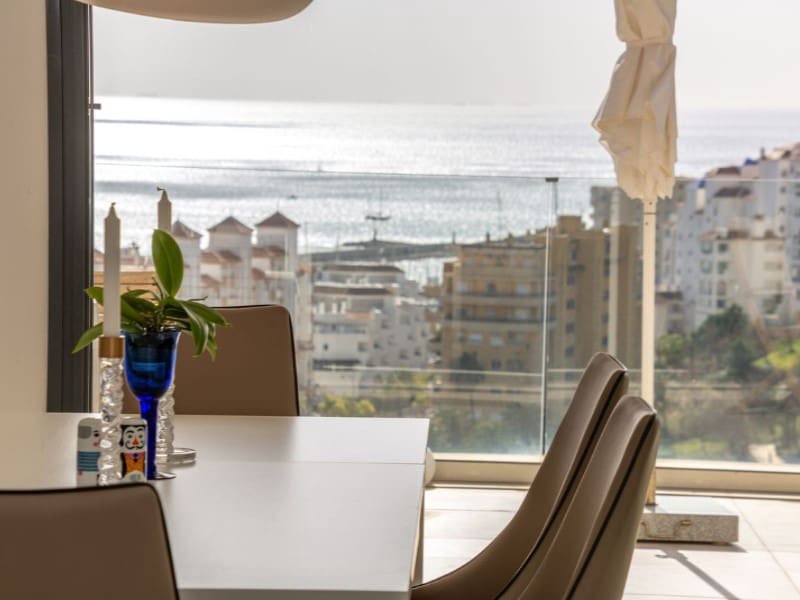 2 Zimmer Apartment zu verkaufen in Estepona mit Pool - 875.000 € (Ref: 9574941)