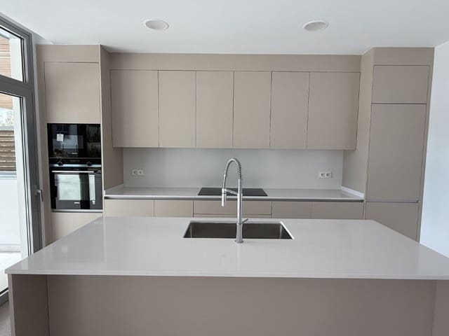 4 soveværelse Lejlighed til salg i Marbella Centro, Marbella med swimmingpool garage - € 1.470.000 (Ref: 9574944)