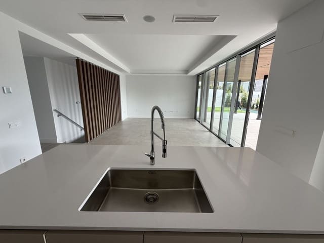 4 soveværelse Lejlighed til salg i Marbella Centro, Marbella med swimmingpool garage - € 1.470.000 (Ref: 9574944)