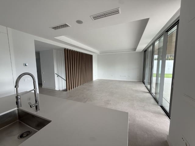 4 soveværelse Lejlighed til salg i Marbella Centro, Marbella med swimmingpool garage - € 1.470.000 (Ref: 9574944)