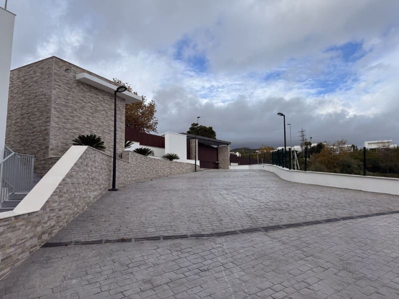 4 soveværelse Lejlighed til salg i Marbella med swimmingpool garage - € 1.470.000 (Ref: 9574944)