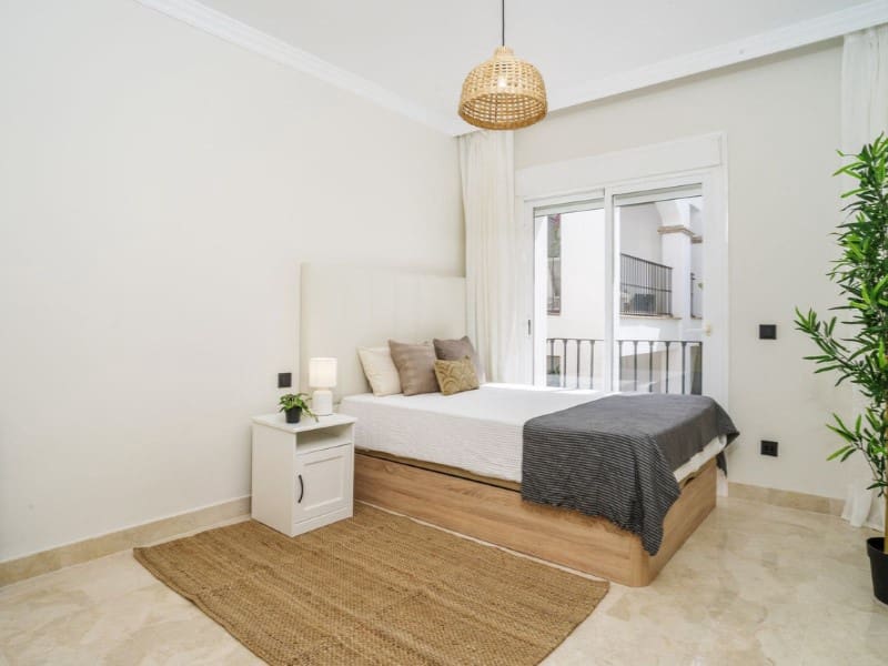 Apartamento de 3 habitaciones en Marbella en venta con piscina garaje - 1.020.000 € (Ref: 9574946)