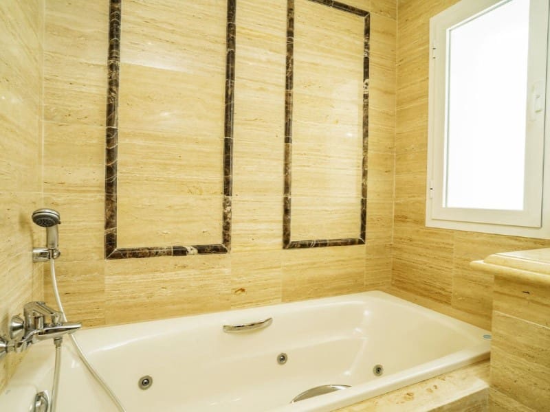 Apartamento de 3 habitaciones en Marbella en venta con piscina garaje - 1.020.000 € (Ref: 9574946)