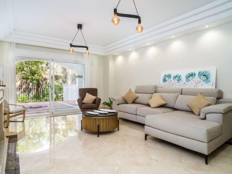 Apartamento de 3 habitaciones en Marbella en venta con piscina garaje - 1.020.000 € (Ref: 9574946)