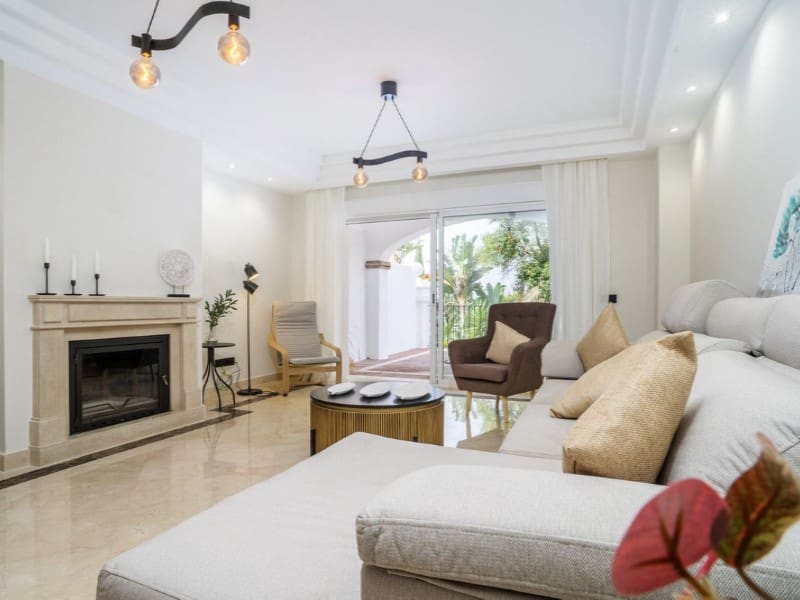 Apartamento de 3 habitaciones en Marbella en venta con piscina garaje - 1.020.000 € (Ref: 9574946)