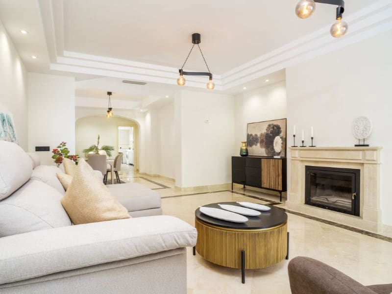 Apartamento de 3 habitaciones en Marbella en venta con piscina garaje - 1.020.000 € (Ref: 9574946)