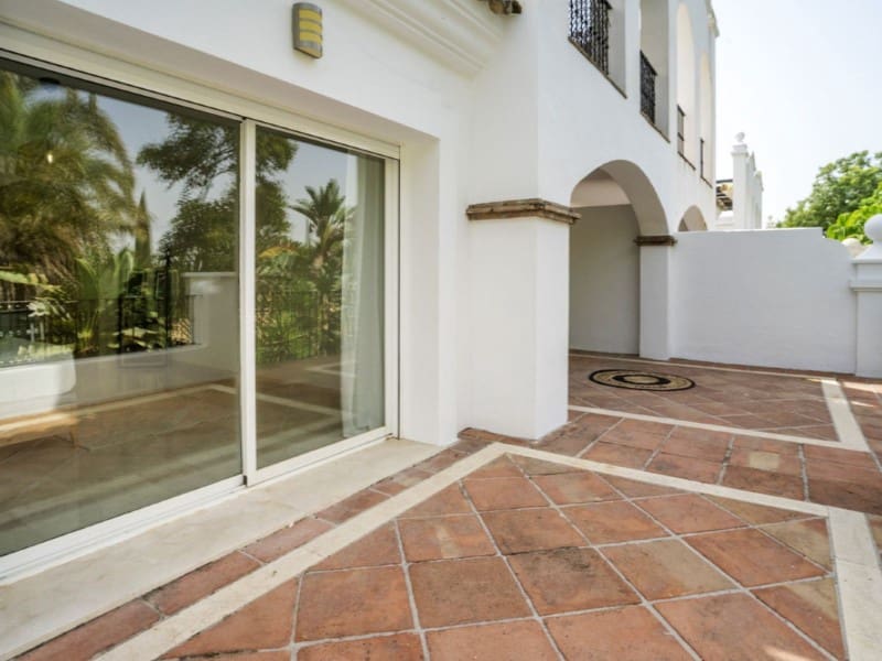 Apartamento de 3 habitaciones en Marbella en venta con piscina garaje - 1.020.000 € (Ref: 9574946)