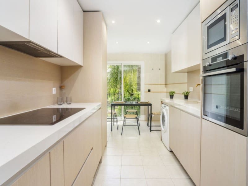 Apartamento de 3 habitaciones en Marbella en venta con piscina garaje - 1.020.000 € (Ref: 9574946)