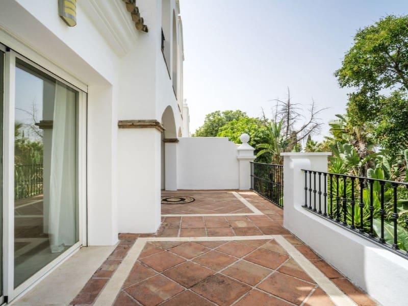 Apartamento de 3 habitaciones en Marbella en venta con piscina garaje - 1.020.000 € (Ref: 9574946)