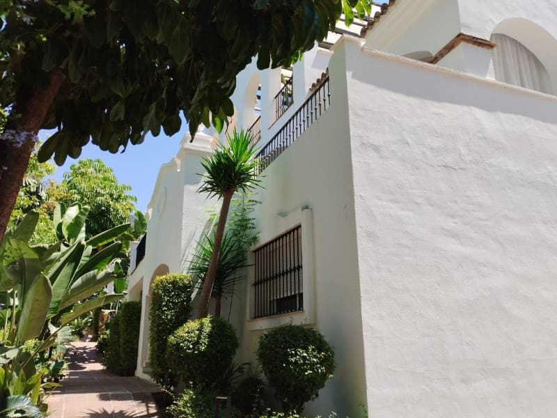 Apartamento de 3 habitaciones en Marbella en venta con piscina garaje - 1.020.000 € (Ref: 9574946)
