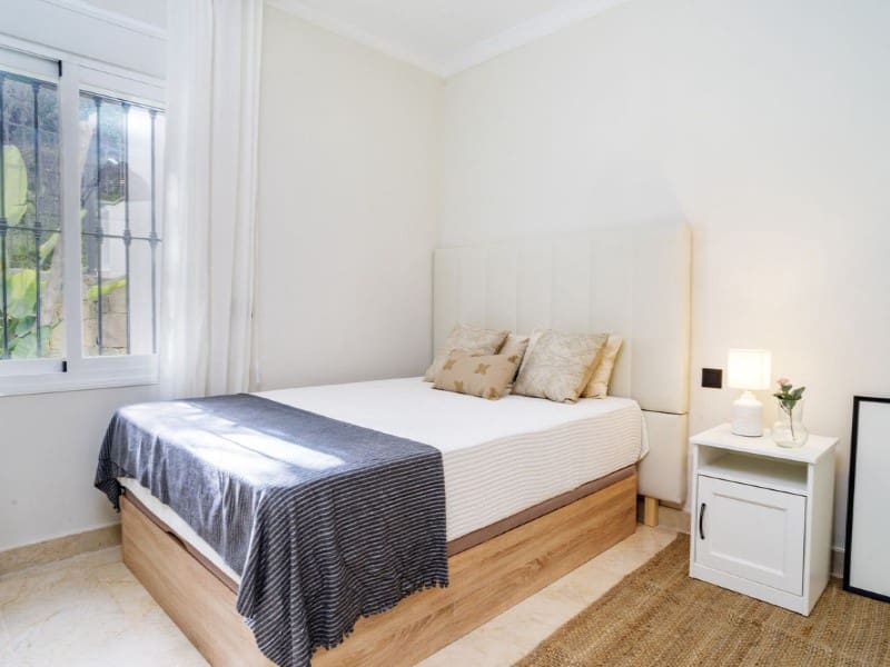 Apartamento de 3 habitaciones en Marbella en venta con piscina garaje - 925.000 € (Ref: 9574947)