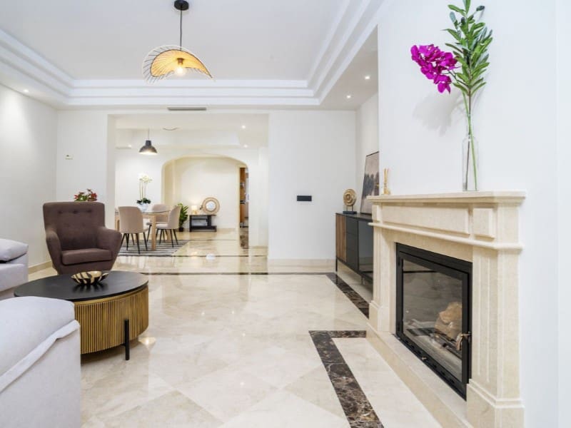 Apartamento de 3 habitaciones en Marbella en venta con piscina garaje - 925.000 € (Ref: 9574947)