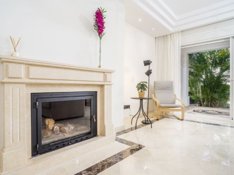 Apartamento de 3 habitaciones en Marbella en venta con piscina garaje - 925.000 € (Ref: 9574947)