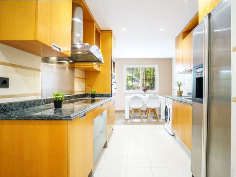 Apartamento de 3 habitaciones en Marbella en venta con piscina garaje - 925.000 € (Ref: 9574947)