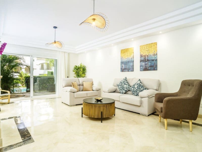 Apartamento de 3 habitaciones en Marbella en venta con piscina garaje - 925.000 € (Ref: 9574947)