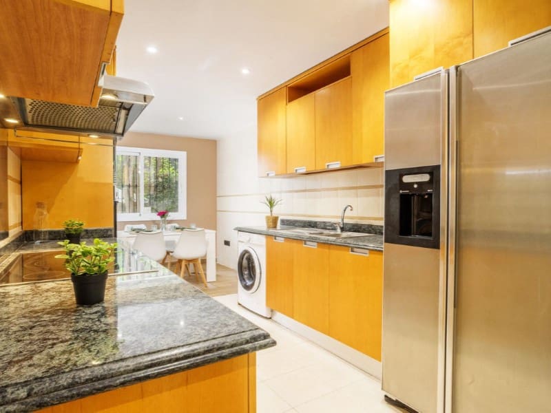 Apartamento de 3 habitaciones en Marbella en venta con piscina garaje - 925.000 € (Ref: 9574947)