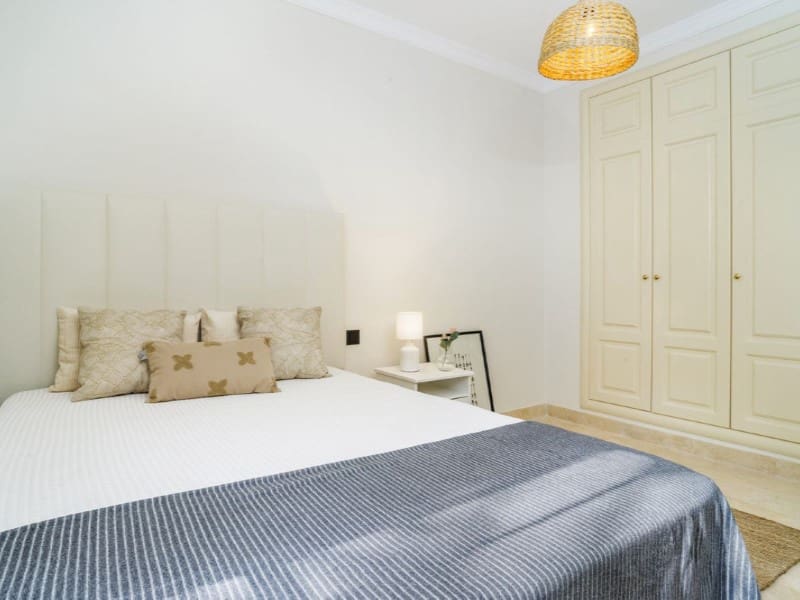 Apartamento de 3 habitaciones en Marbella en venta con piscina garaje - 925.000 € (Ref: 9574947)