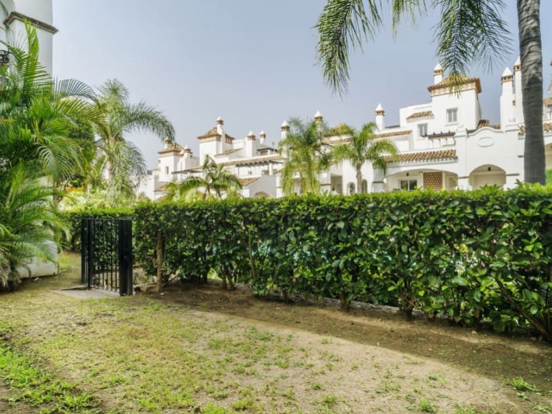 Apartamento de 3 habitaciones en Marbella en venta con piscina garaje - 925.000 € (Ref: 9574947)