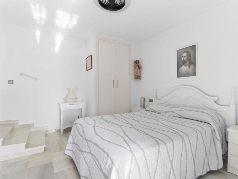 2 sovrum Lägenhet till salu i Puerto Banus med pool - 520 000 € (Ref: 9574949)