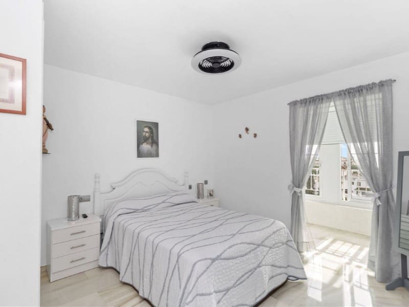 2 sovrum Lägenhet till salu i Puerto Banus med pool - 520 000 € (Ref: 9574949)