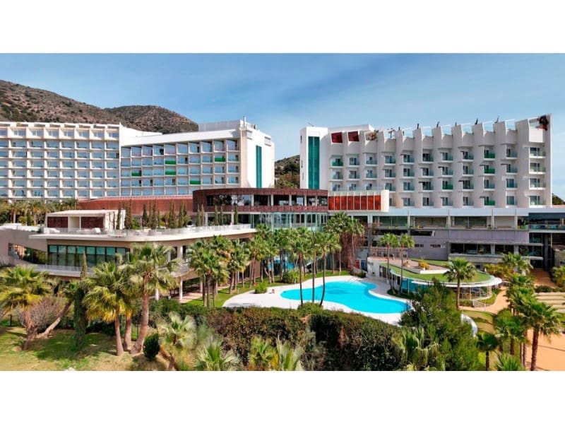 3 Zimmer Apartment zu verkaufen in Fuengirola mit Pool Garage - 1.150.000 € (Ref: 9574955)